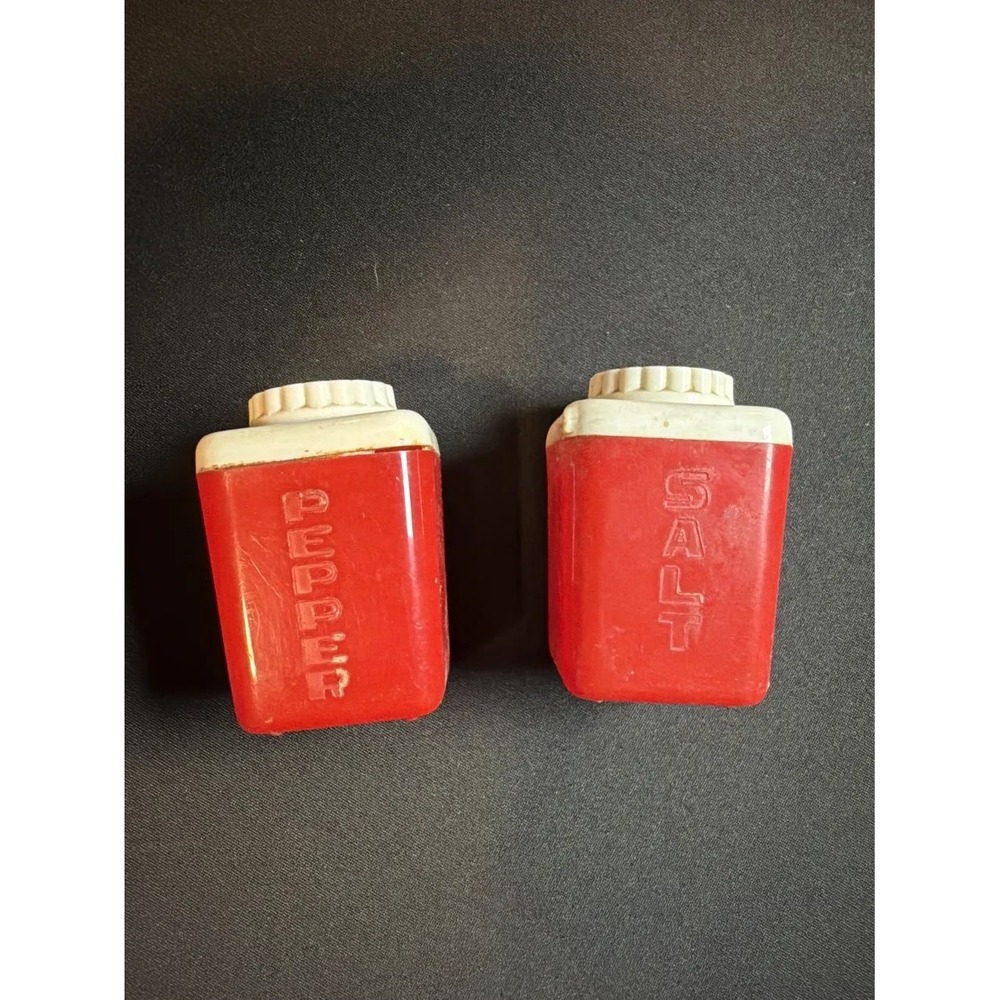 Vintage Carvalite Red Plastic Salt & Pepper Shaker Set Fitchburg MA